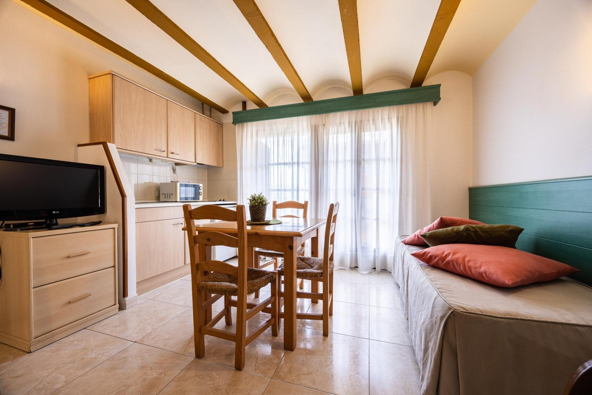 Aparthotel Les Corts Llivia Eksteriør bilde